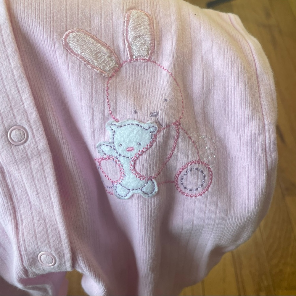 CHILD OF MINE PINK BUNNY GRAPHIC ONE PIECE PAJAMAS SIZE 6 MONTHS - Picture 4 of 5
